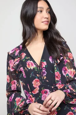 Robe Midi Tea à Épaules Volantées et Détails d'Imprimé Contrastant
