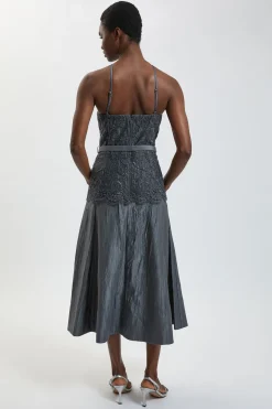 Robe Midi Texturée En Satin Avec Dentelle Et Col Licou Ceinturée Petite