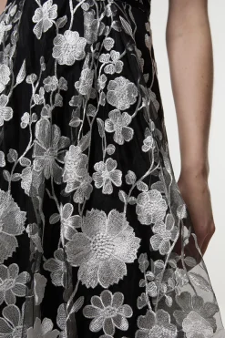 Robe midi tissée avec détail corset en appliques florales