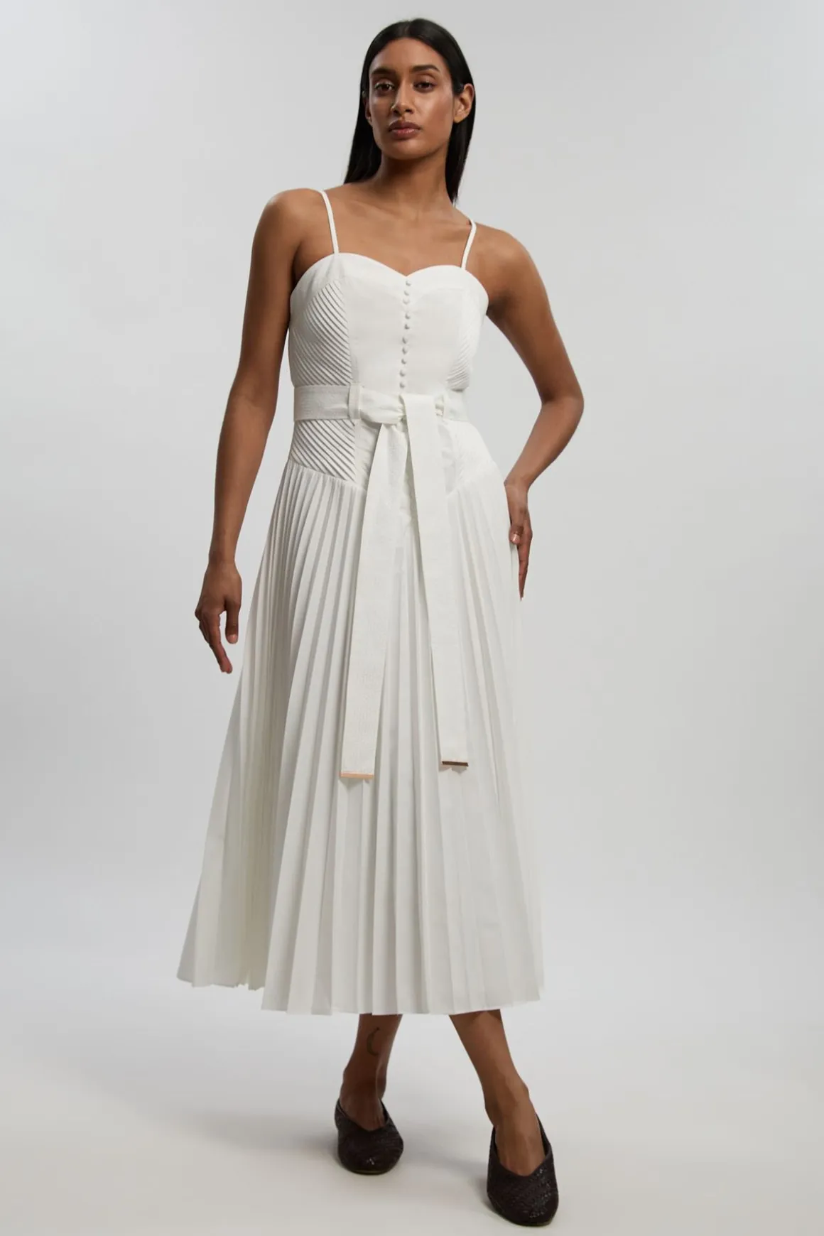 Robe Midi Tissée À Bretelles Avec Taille Basse Et Surpiqûres En Coton