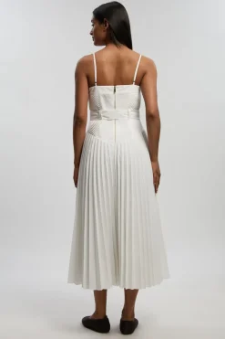 Robe Midi Tissée À Bretelles Avec Taille Basse Et Surpiqûres En Coton
