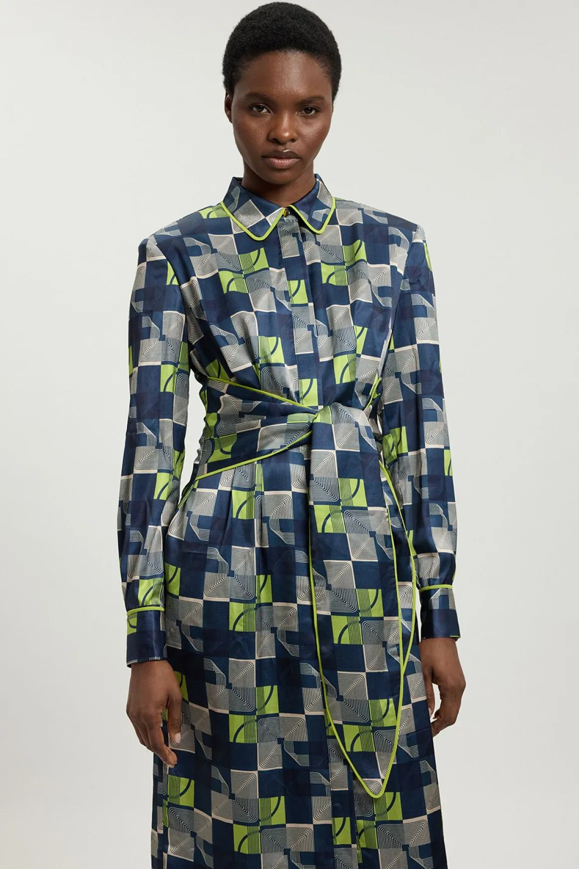 Robe Midi Tissée En Satin Martelé À Imprimé Géométrique Avec Taille Nouée Petite