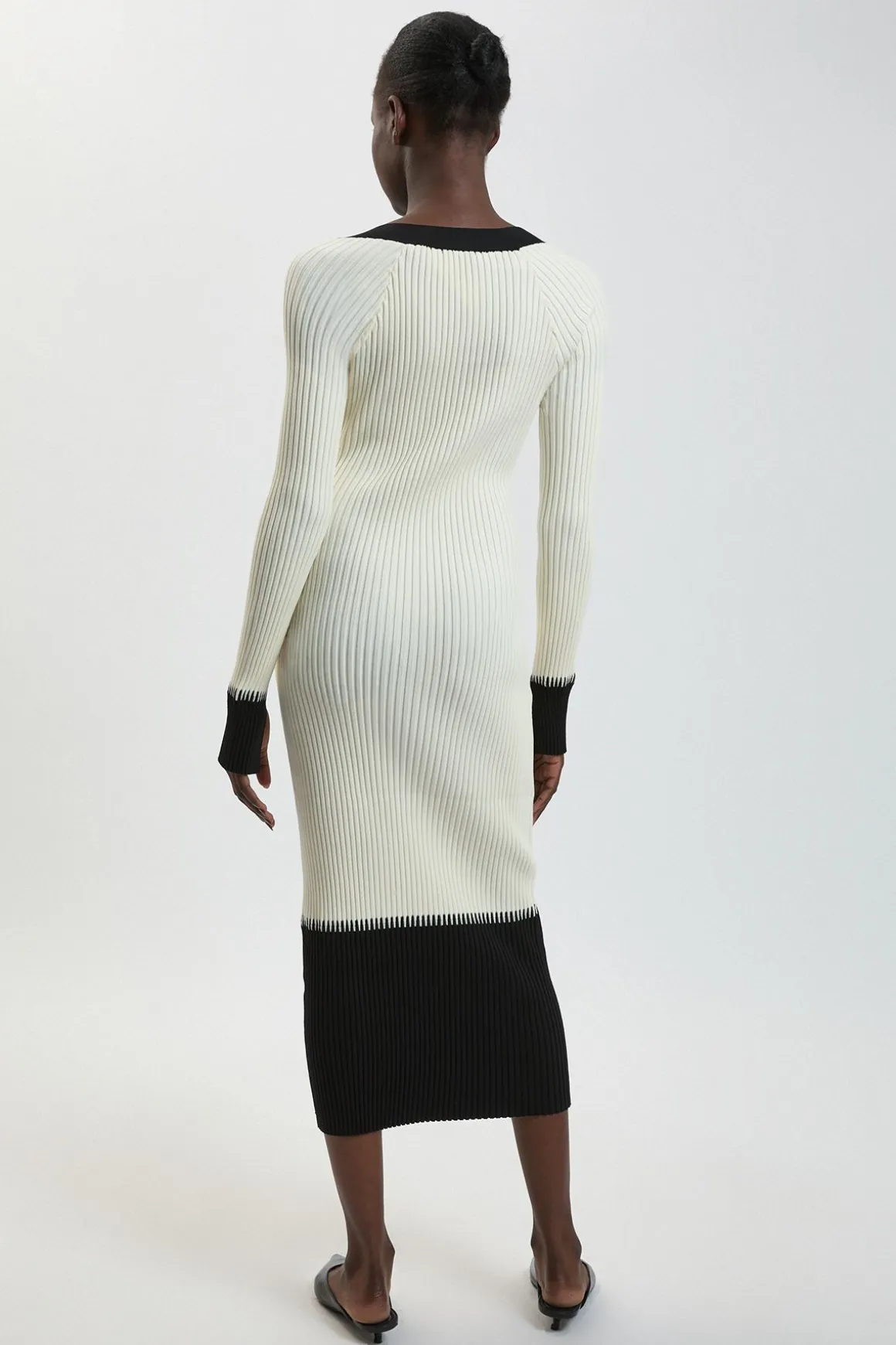 Robe Midi Tricotée À Côtes Décalées Et Blocs De Couleur