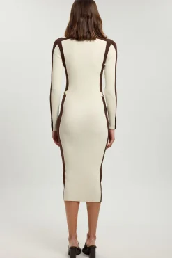 Robe Midi Tricotée En Viscose Côtelée Avec Boutons Et Blocs De Couleur Contrastés