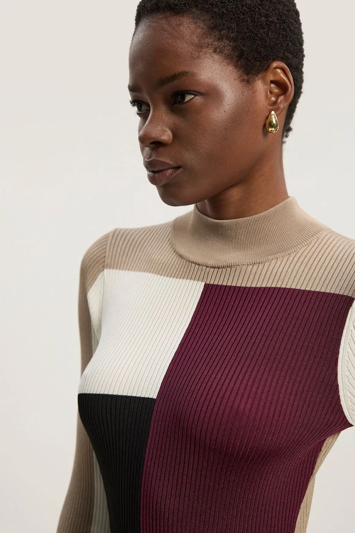 Robe Midi Tricotée à Jupe Évasée en Viscose Fluide à Blocs de Couleurs