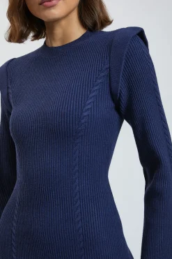 Robe Midi Tricotée À Épaules Larges Avec Détails Point De Chaînette
