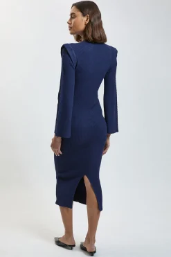 Robe Midi Tricotée À Épaules Larges Avec Détails Point De Chaînette