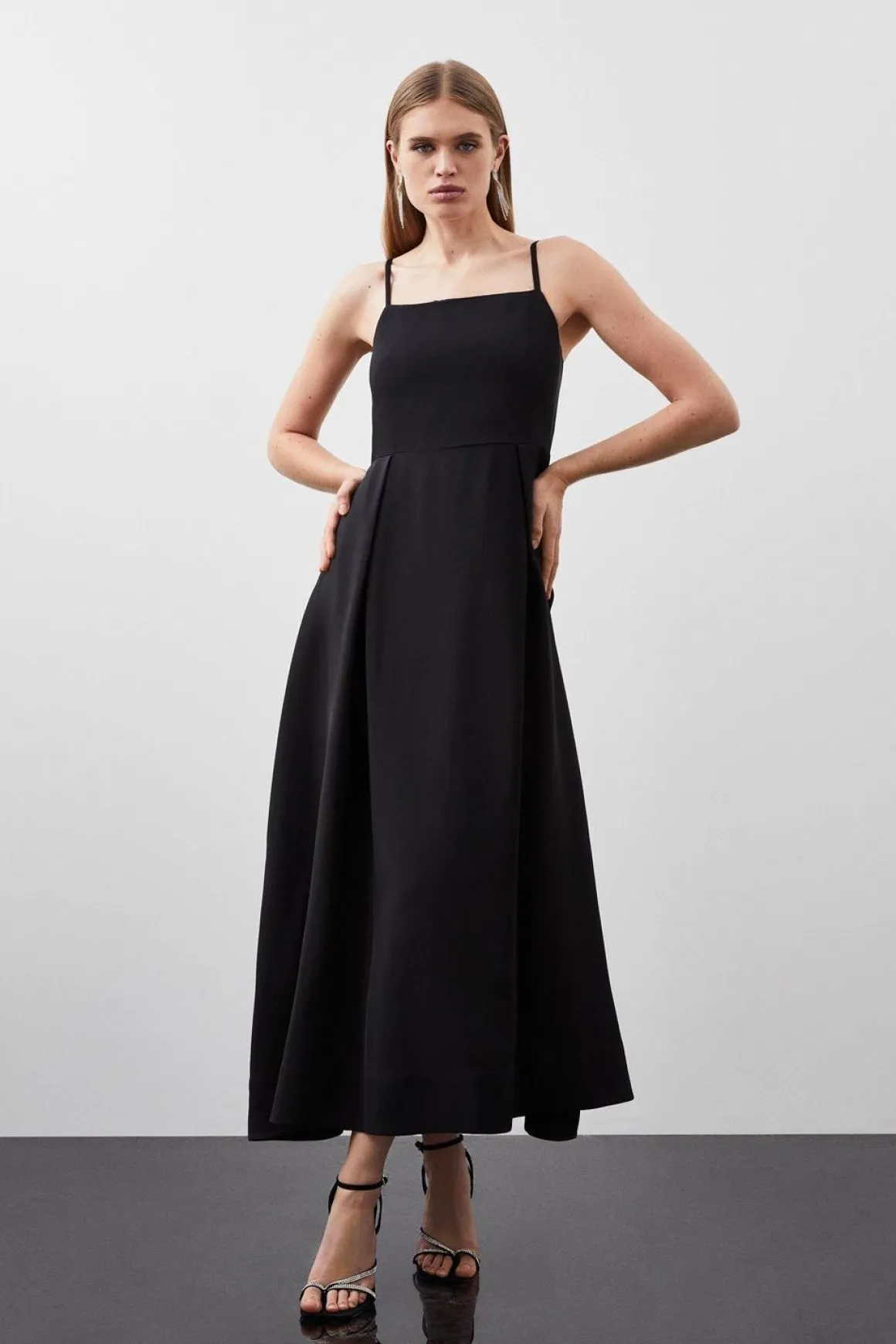 Robe midi évasée ajustée en viscose polie