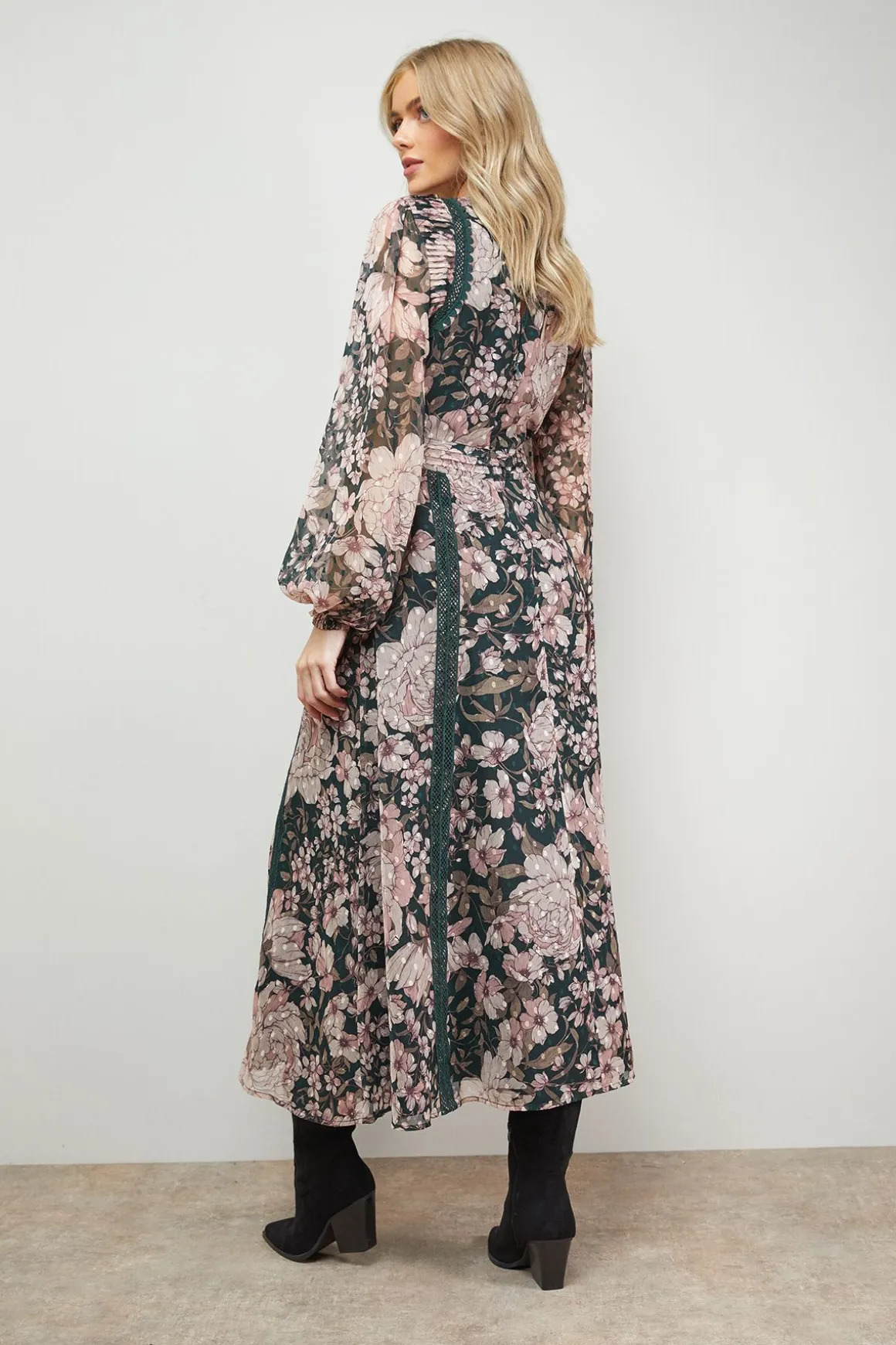 Robe Midi Évasée avec Finitions en Dentelle