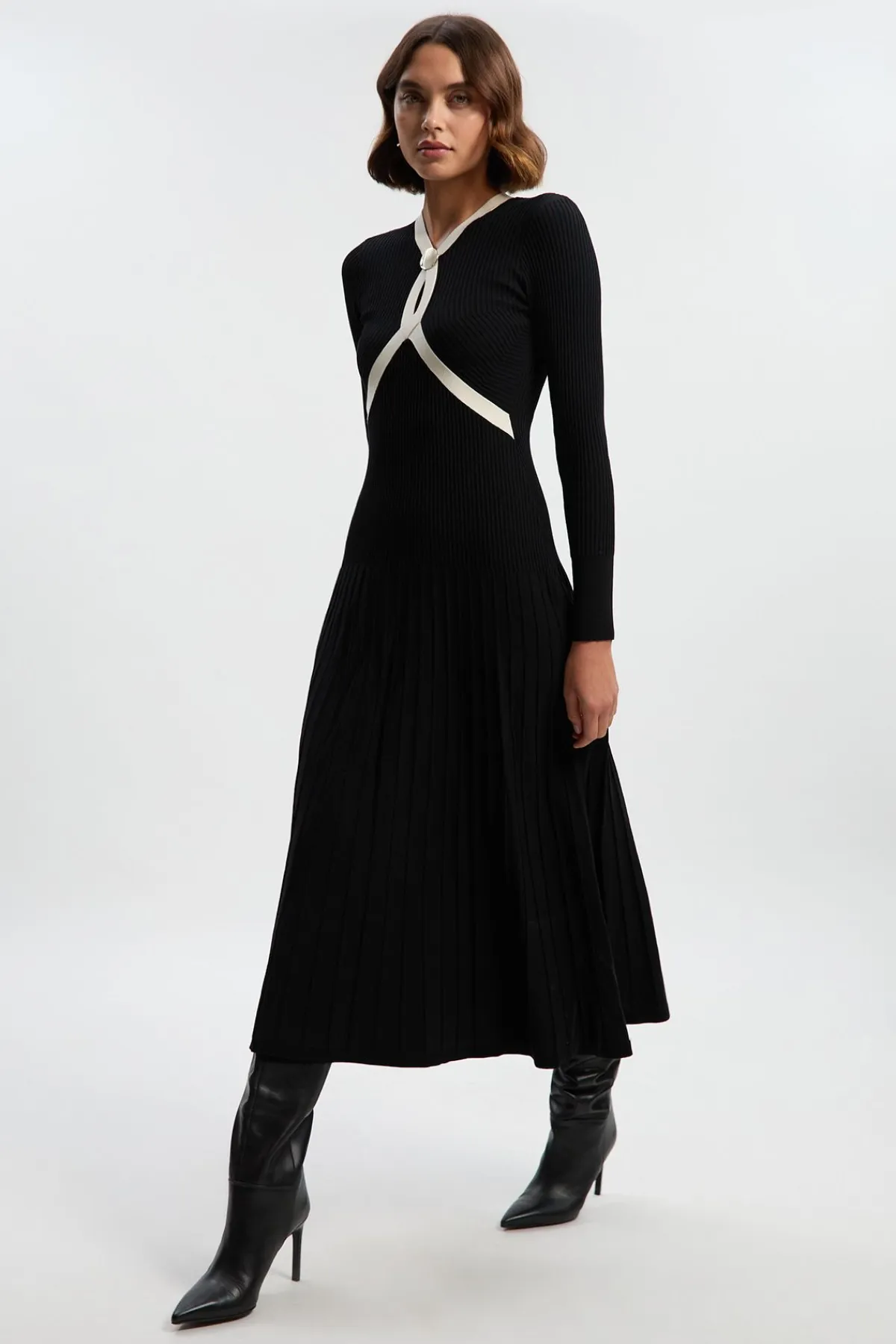 KarenMillen Robe Midi Évasée à Détails de Finition en Maille Côtelée<Femme Pulls Et Gilets|Toutes Les Mailles