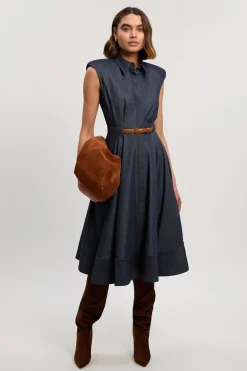 Robe Midi Évasée en Denim Ajustée avec Ceinture et Col