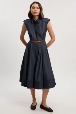 Robe Midi Évasée en Denim Ajustée avec Ceinture et Col