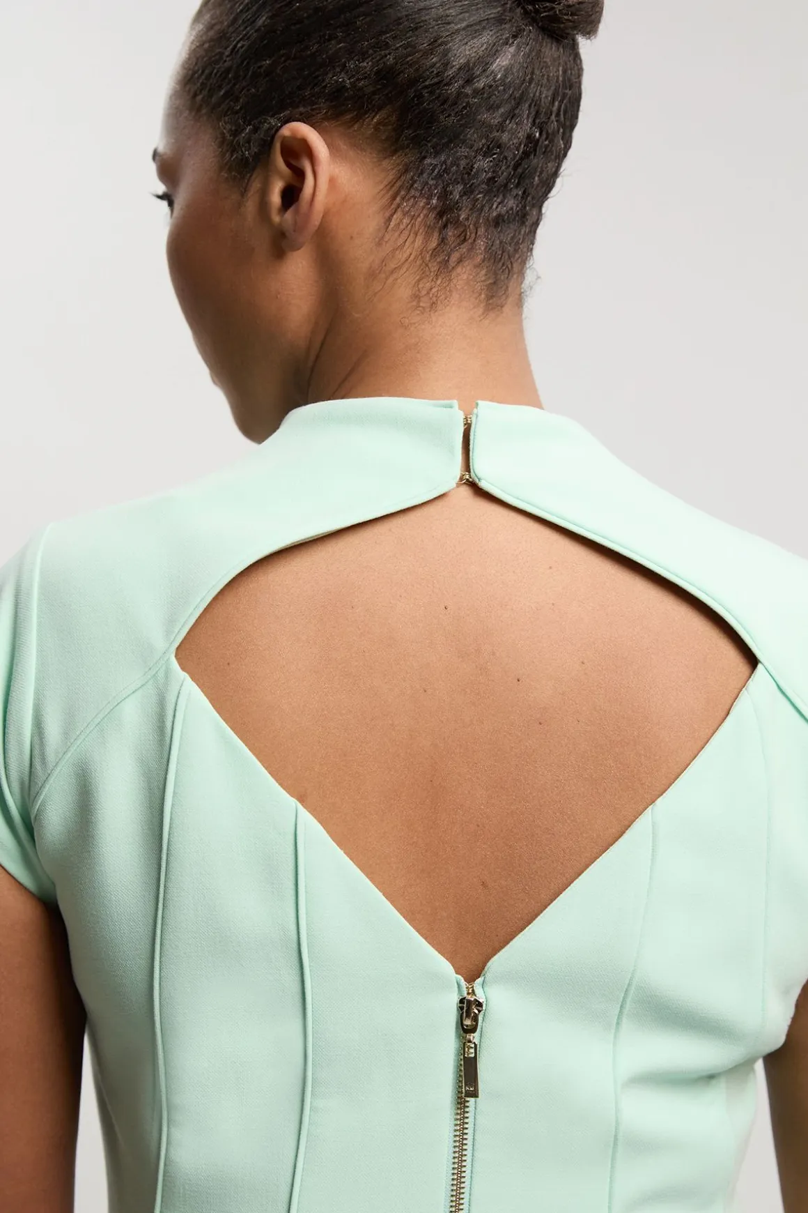 Robe Midi Évasée Grande Taille À Taille Basse En Tissu Stretch Compact