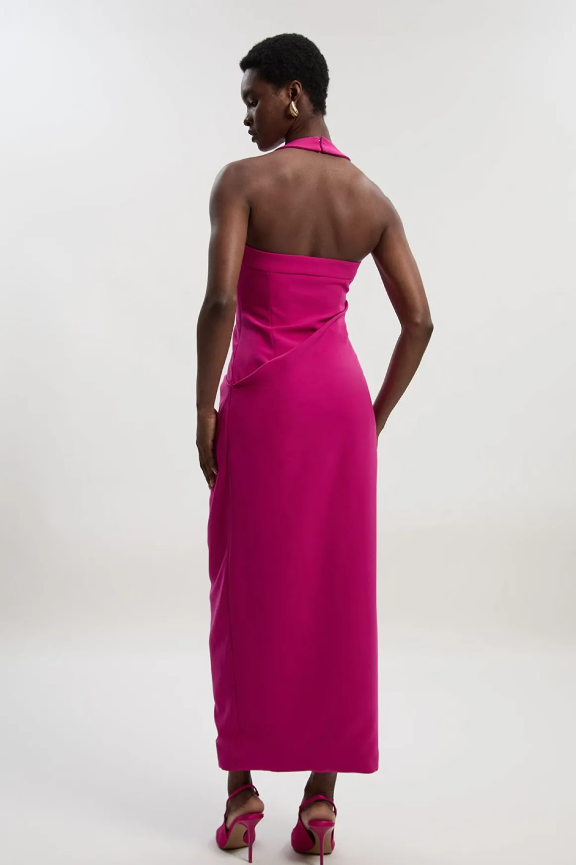 Robe Mi-Longue Ajustée à Col Halter avec Fronces