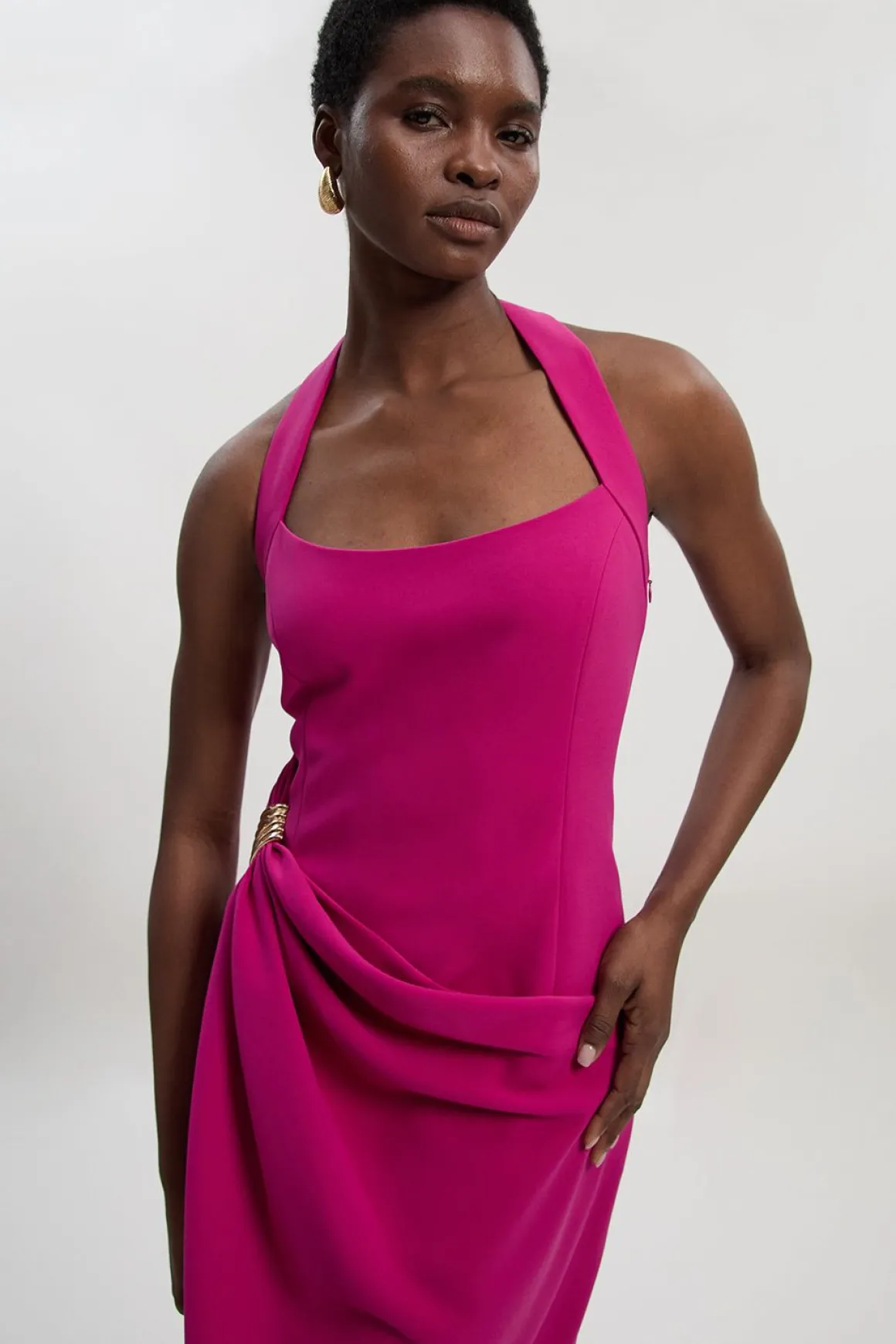 Robe Mi-Longue Ajustée à Col Halter avec Fronces