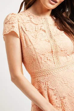 Robe Mi-Longue Ajustée et Évasée en Dentelle
