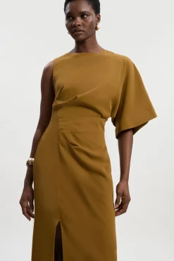 Robe Mi-Longue Ajustée à Manche Asymétrique Douce