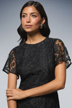 Robe Mi-Longue Asymétrique en Dentelle