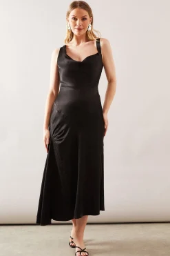 Robe Mi-Longue Asymétrique en Satin