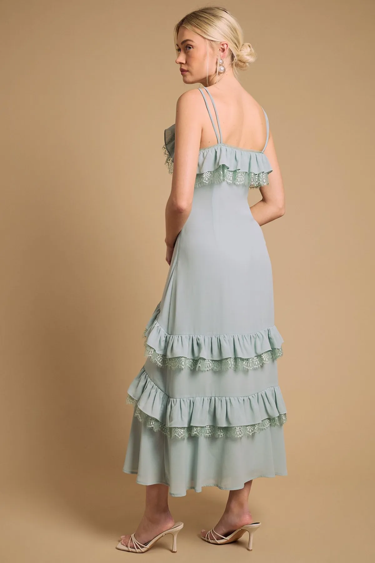 Oasis Robe Mi-longue À Bretelles Avec Détail Cape Et Volants<Femme Robes|Toutes Les Robes