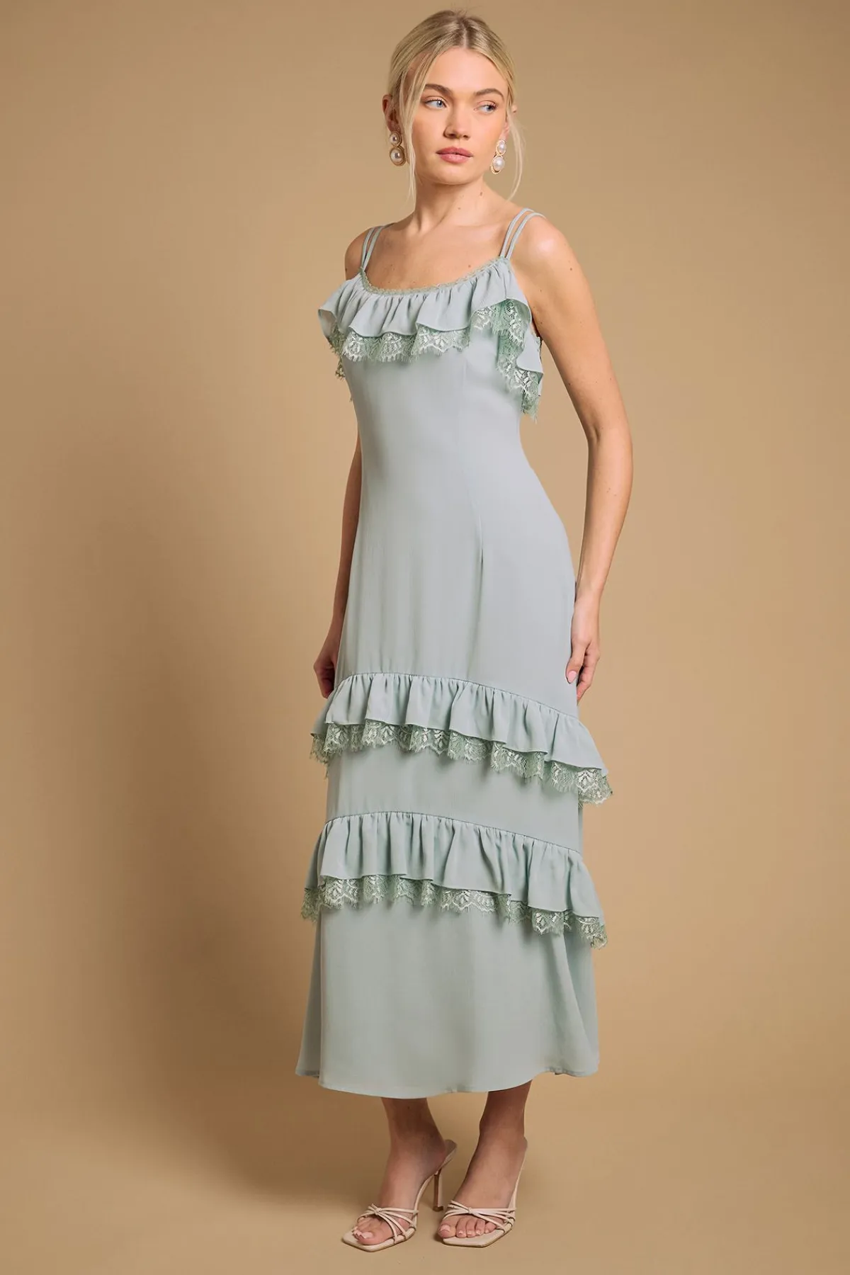 Oasis Robe Mi-longue À Bretelles Avec Détail Cape Et Volants<Femme Robes|Toutes Les Robes
