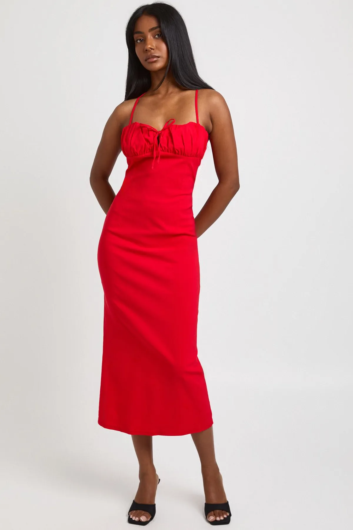 boohoo Robe Mi-longue À Bretelles En Bengaline Avec Buste Froncé Et Détail Nœud<Femme Robes De Soirée|Toutes Les Robes