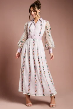 Robe Mi-Longue Ceinturée à Manches Bouffantes en Maille Brodée et Dentelle