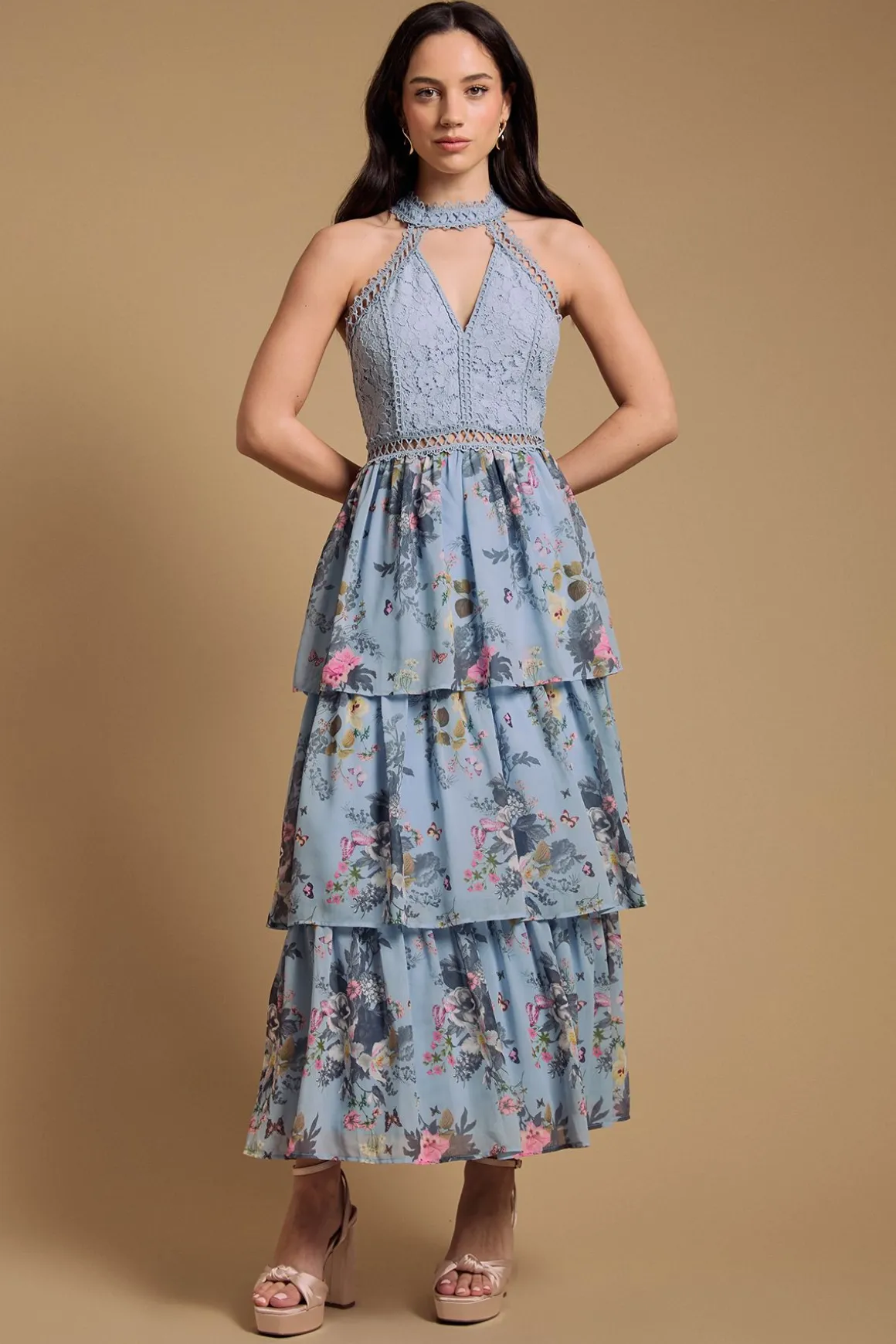 Robe Mi-longue À Col Licou Étagée En Dentelle
