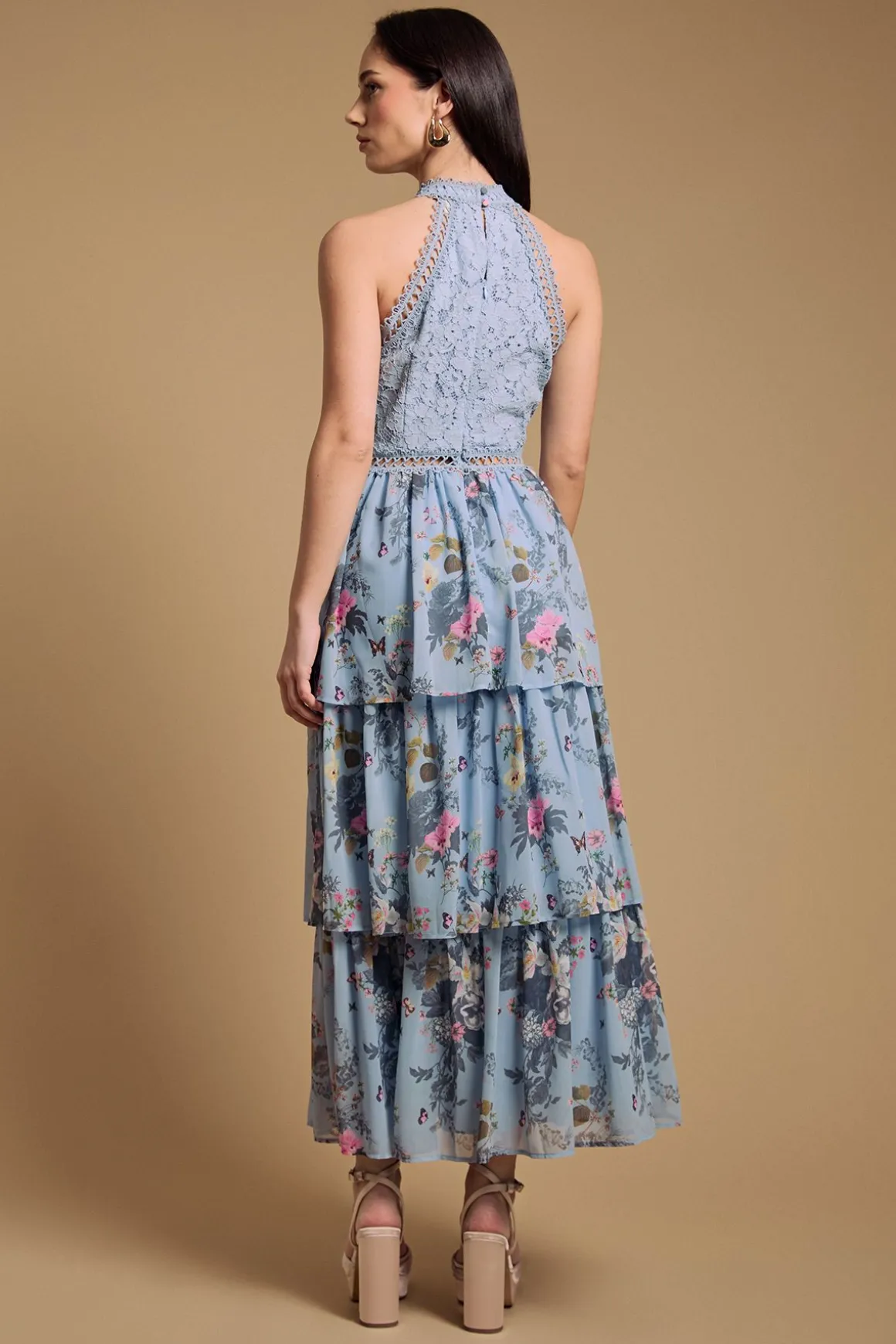 Robe Mi-longue À Col Licou Étagée En Dentelle