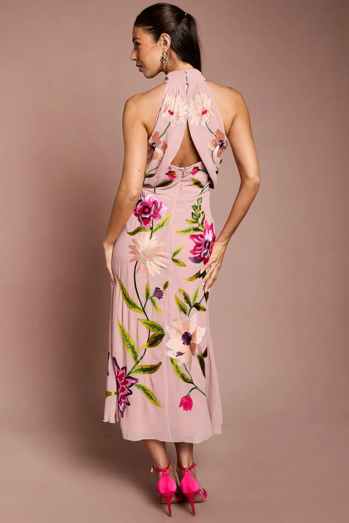 Robe Mi-longue À Col Montant Avec Broderie Florale