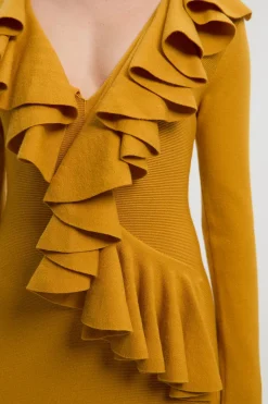 Robe Mi-Longue à Col V Volantée Aspect Laine Compacte