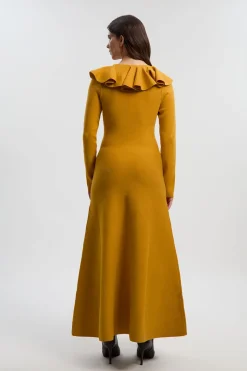 Robe Mi-Longue à Col V Volantée Aspect Laine Compacte