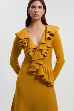 Robe Mi-Longue à Col V Volantée Aspect Laine Compacte