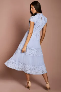 Robe Mi-Longue à Corsage en Dentelle et Jupe Plissée