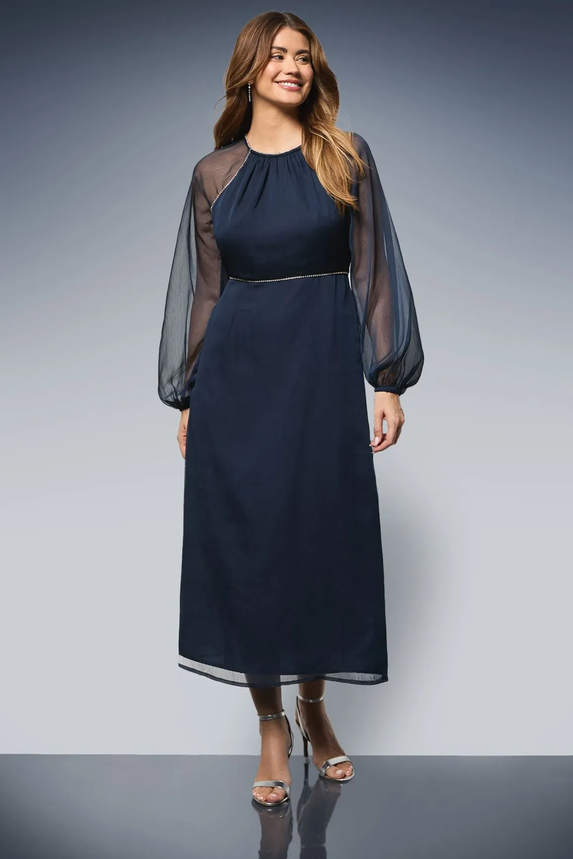 Robe Mi-Longue à Détails Ornementés