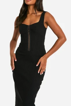 Robe mi-longue en bengaline à fines rayures avec fermeture à crochets et œillets