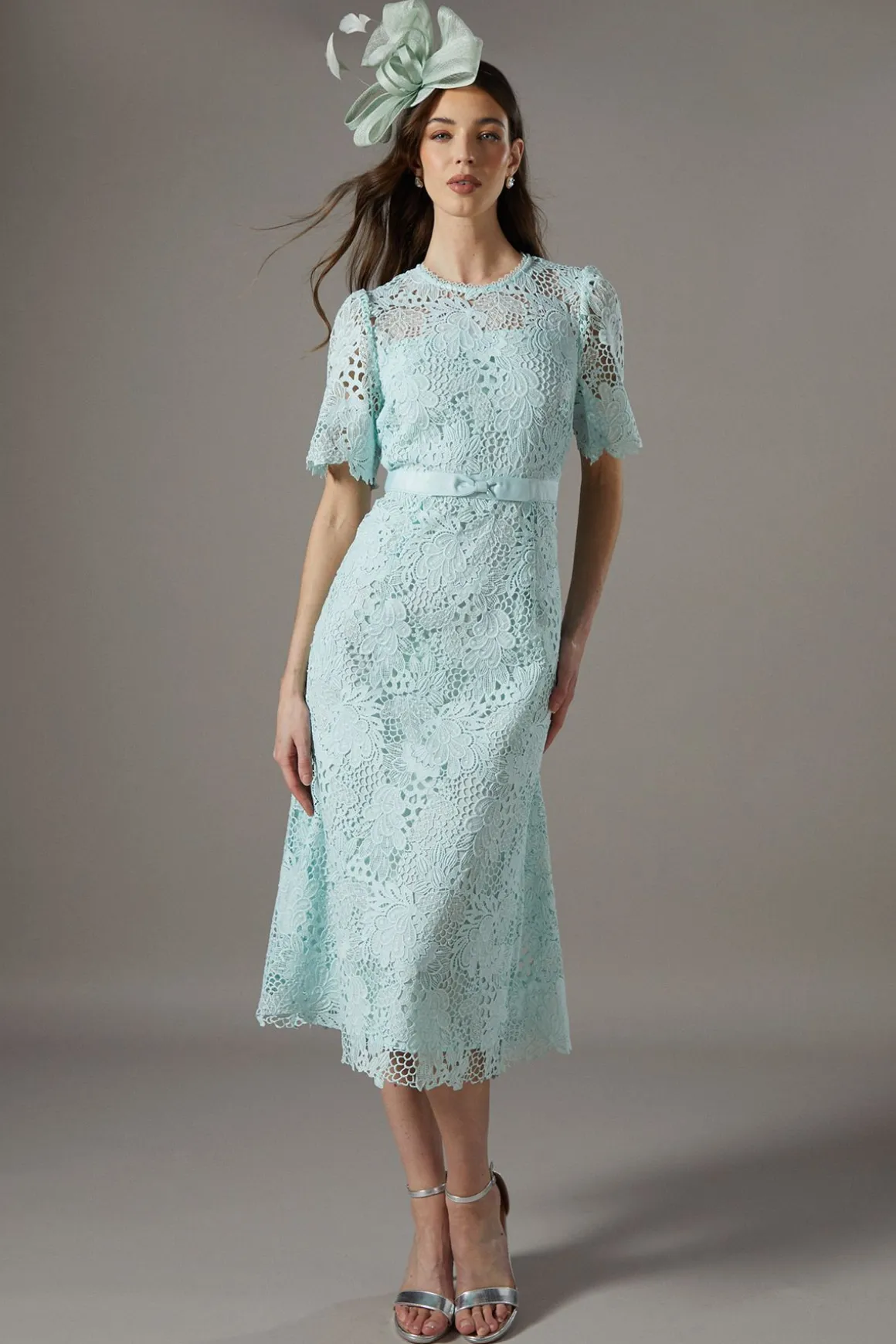 Robe Mi-Longue en Dentelle avec Ceinture Nœud