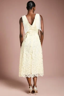 Robe Mi-longue en Dentelle d'Organza à Épaules Dénudées