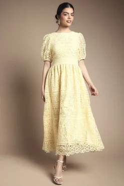 Robe Mi-longue En Dentelle À Manches Bouffantes