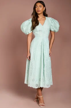 Robe Mi-Longue en Dentelle à Manches Bouffantes