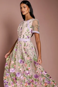 Robe Mi-Longue en Maille Brodée avec Détails de Dentelle Petite Taille