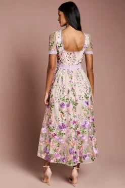 Robe Mi-Longue en Maille Brodée avec Détails de Dentelle Petite Taille