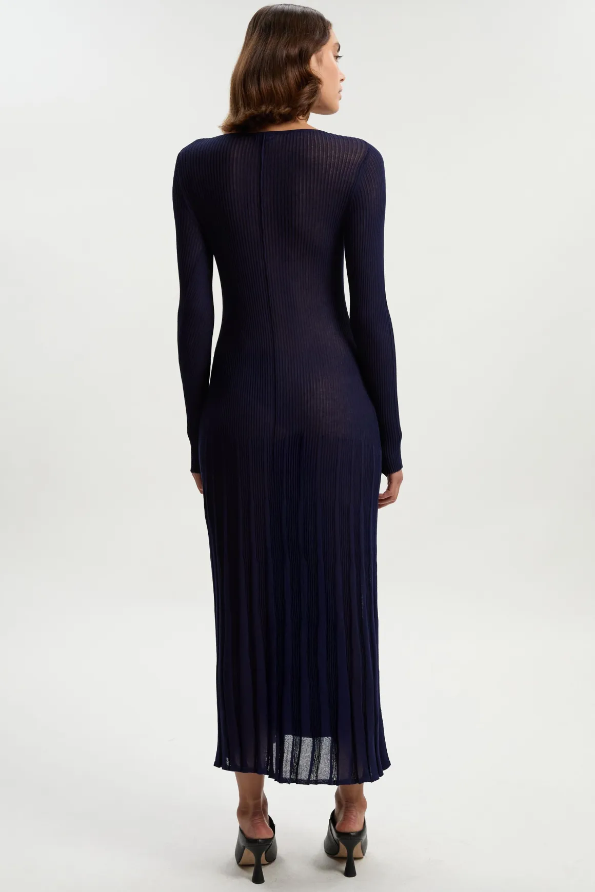 Robe Mi-Longue en Maille Côtelée Transparente Fluide
