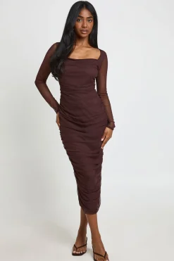 Robe Mi-longue En Maille Froncée À Encolure Carrée