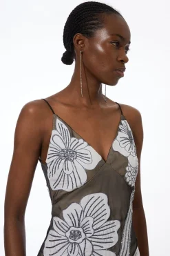 Robe mi-longue en organdie tissée avec appliqué