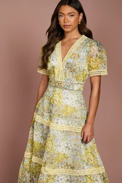 Robe Mi-longue en Organza Imprimé avec Finitions en Dentelle
