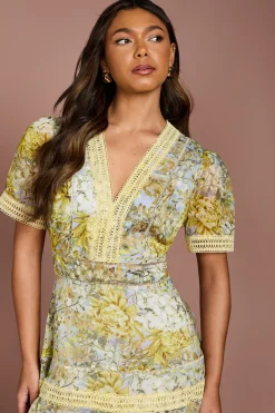 Robe Mi-longue en Organza Imprimé avec Finitions en Dentelle