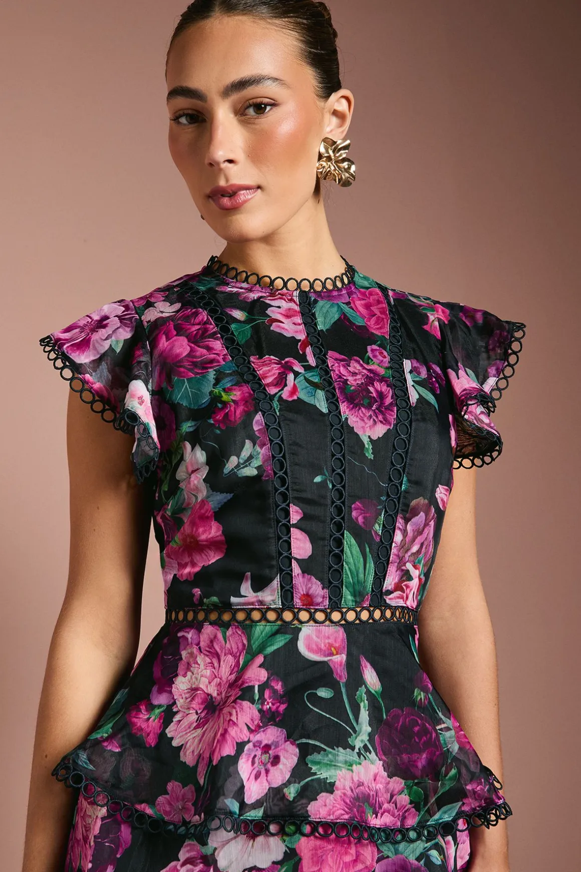 Robe Mi-Longue en Organza à Volants avec Finitions en Dentelle