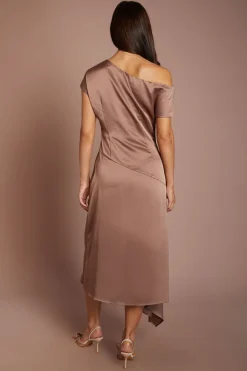 Robe Mi-longue En Satin À Épaules Dénudées Et Ourlet Asymétrique