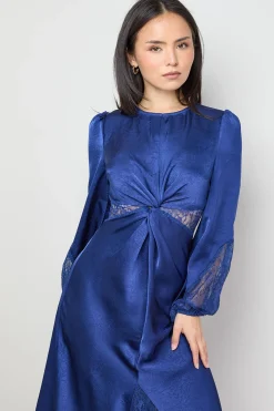 Robe Mi-Longue en Satin Petite avec Insert en Dentelle